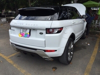Bán xe Evoque Dinamic 2013 màu trắng. Bán xe Evoque Dinamic 2013 màu trắng.
