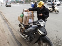 Tuyển 3 NV giao hàng sữa bằng xe máy. Tuyển 3 NV giao hàng sữa bằng xe máy.