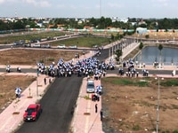 Tôi có bán đất ngay trung tâm thị trấn,có shr thổ cư 100%,đường rộng Tôi có bán đất ngay trung tâm thị trấn,có shr thổ cư 100%,đường rộng
