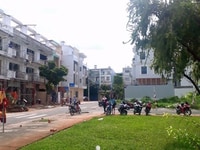 Cần bán 10 căn nhà phố biệt thự tên lửa - SHR. Cần bán 10 căn nhà phố biệt thự tên lửa - SHR.