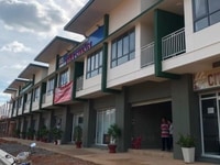 Bán Shophouse thương mại sát chợ và hồ bơi đối diện trường học Bán Shophouse thương mại sát chợ và hồ bơi đối diện trường học