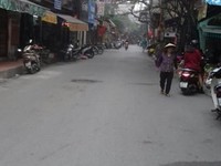 Cực Sốc! Mặt phố Hà Đông kinh doanh sầm uất mà chỉ nhỉnh 2 tỷ Cực Sốc! Mặt phố Hà Đông kinh doanh sầm uất mà chỉ nhỉnh 2 tỷ