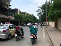 Sang nhượng hàng ăn Mai Anh Tuấn 100m2 , Mt 3.5m , Giá 9.5tr Sang nhượng hàng ăn Mai Anh Tuấn 100m2 , Mt 3.5m , Giá 9.5tr