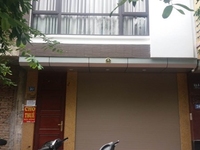 Nhà ngõ 12 phố Trần Quốc Hoàn - DT 70m2 x 5 tầng , đường rộng để ôt Nhà ngõ 12 phố Trần Quốc Hoàn - DT 70m2 x 5 tầng , đường rộng để ôt