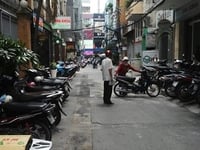 Bán nhà Cách Mạng Tháng Tám, P. 12, Q. 10, hầm, 5 lầu. Giá 16 tỷ TL, H Bán nhà Cách Mạng Tháng Tám, P. 12, Q. 10, hầm, 5 lầu. Giá 16 tỷ TL, H