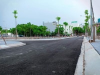 Gia đình chúng tôi cần thanh lý lô góc 2MT, theo 2 hướng Đông và Nam Gia đình chúng tôi cần thanh lý lô góc 2MT, theo 2 hướng Đông và Nam