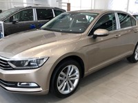 Xe Passat chạy rất hay, tăng tốc tốt, khung gầm tốt, tay lái tốt Xe Passat chạy rất hay, tăng tốc tốt, khung gầm tốt, tay lái tốt