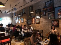 Sang mặt bằng Lầu 1 đường Lê Thánh Tôn, phường Bến Thành, quận 01 Sang mặt bằng Lầu 1 đường Lê Thánh Tôn, phường Bến Thành, quận 01