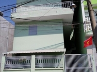 Bán nhà 1 trệt 1 lững 1 lầu đường Lò Lu Q9 giá 3,8 tỷ ( 6 x 13,3m) Bán nhà 1 trệt 1 lững 1 lầu đường Lò Lu Q9 giá 3,8 tỷ ( 6 x 13,3m)