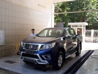 Nissan Navara màu xanh dương bản 1 cầu AT giá 629 triệu ưu đãi lớn Nissan Navara màu xanh dương bản 1 cầu AT giá 629 triệu ưu đãi lớn
