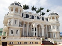 Villa Pháp cổ, sân vườn rộng mặt tiền Villa Pháp cổ, sân vườn rộng mặt tiền