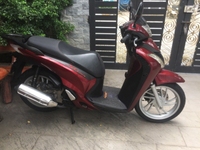 Cần bán gấp xe Honda SH Việt Nam đã lên giàn áo Sh ý Cần bán gấp xe Honda SH Việt Nam đã lên giàn áo Sh ý