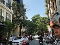 Mặt phố Hàng Bè, cách Hồ Hoàn Kiếm 70m, DT 150m2, mặt tiền 6m Mặt phố Hàng Bè, cách Hồ Hoàn Kiếm 70m, DT 150m2, mặt tiền 6m