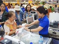 Cửa hàng mới khai trương cần tuyển gấp nhân viên bán hàng Cửa hàng mới khai trương cần tuyển gấp nhân viên bán hàng