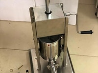 Máy nhồi đùn lạp xưởng, Sản phẩm được làm toàn bộ từ chất liệu Inox Máy nhồi đùn lạp xưởng, Sản phẩm được làm toàn bộ từ chất liệu Inox