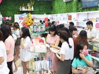 Tuyển nv bán mỹ phẩm tại cửa hàng Tuyển nv bán mỹ phẩm tại cửa hàng