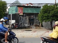 Bán nhà 5.5 x 19 cấp 4 Mặt tiền Huỳnh Tấn Phát, Phú Xuân, Nhà Bè. Bán nhà 5.5 x 19 cấp 4 Mặt tiền Huỳnh Tấn Phát, Phú Xuân, Nhà Bè.