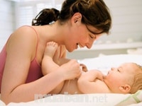 bé hơi lười ăn nên cần người ăn nói nhỏ nhẹ, biết cách dỗ bé ăn bé hơi lười ăn nên cần người ăn nói nhỏ nhẹ, biết cách dỗ bé ăn