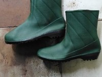 Ủng nhựa ngắn màu xanh rêu Dày, Bền Ủng nhựa ngắn màu xanh rêu Dày, Bền