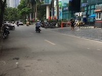 Giảm sàn tiếp 500tr, bán gấp nhà mặt phố Hoàng Sâm, giá chỉ 11 tỷ Giảm sàn tiếp 500tr, bán gấp nhà mặt phố Hoàng Sâm, giá chỉ 11 tỷ