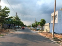 Gia đình tôi đang kẹt tiền nên bán 2 lô đất nằm trong KDC hiện hữu Gia đình tôi đang kẹt tiền nên bán 2 lô đất nằm trong KDC hiện hữu