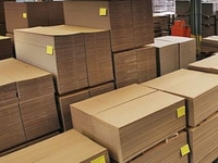Công Nhân Sản Xuất Hộp Mỳ Các Loại Công Nhân Sản Xuất Hộp Mỳ Các Loại