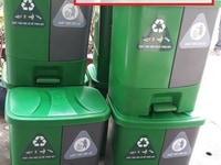 Thùng đựng rác 2 ngăn phân loại rác thải Thùng đựng rác 2 ngăn phân loại rác thải