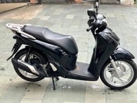 SH màu đen biển tài lộc, số biển và màu xe rất chất chơi. bản ABS full SH màu đen biển tài lộc, số biển và màu xe rất chất chơi. bản ABS full