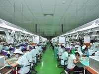 Tuyển 500 nữ thời vụ làm việc tại Khu Công Nghệ Cao Q.9 Tuyển 500 nữ thời vụ làm việc tại Khu Công Nghệ Cao Q.9
