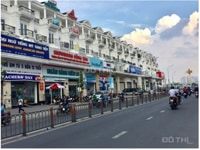 Nhân Viên Kinh Doanh Làm Việc Tại Văn Phòng Nhân Viên Kinh Doanh Làm Việc Tại Văn Phòng