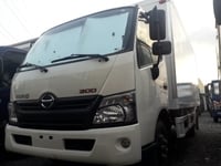 Xe tải Hino 3t5 thùng bảo ôn đời 2017 ga cơ nhập khẩu Xe tải Hino 3t5 thùng bảo ôn đời 2017 ga cơ nhập khẩu