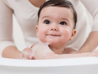 Anh chị mình mới xin ra ở riêng, chưa sắm được người giúp việc hợp ý Anh chị mình mới xin ra ở riêng, chưa sắm được người giúp việc hợp ý