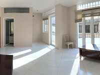 Cho thuê nhà đường Hồ Hảo Hớn quận 1, cách chợ bến thành 1,3km Cho thuê nhà đường Hồ Hảo Hớn quận 1, cách chợ bến thành 1,3km