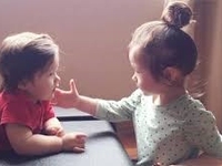 Bé nhà tôi được 15 tháng , bé ăn ngủ rất ngoan Bé nhà tôi được 15 tháng , bé ăn ngủ rất ngoan