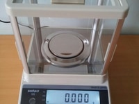 Cân phân tích 3 số lẻ có lồng kính, model GS 323 Shinko Cân phân tích 3 số lẻ có lồng kính, model GS 323 Shinko