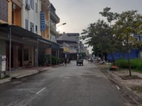 Diện tích 90m2 mặt tiền 5m,vỉa hè 5m cần bán Diện tích 90m2 mặt tiền 5m,vỉa hè 5m cần bán