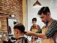 Cần tuyển 02 thợ cắt tóc nam + 01 thợ gội đầu nam Cần tuyển 02 thợ cắt tóc nam + 01 thợ gội đầu nam