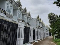 Bán nhà mới xây gần chợ Bình Chánh ngay đường Đinh Đức Thiện Bán nhà mới xây gần chợ Bình Chánh ngay đường Đinh Đức Thiện