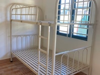 Giường sắt 2 tầng ngang 80cm, dài 2m Giường sắt 2 tầng ngang 80cm, dài 2m