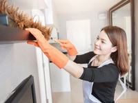 Cần tuyển một người giúp việc nhà một người chăm người già 1 giữ em bé Cần tuyển một người giúp việc nhà một người chăm người già 1 giữ em bé