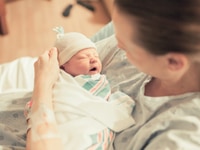 Cần tìm người chăm em bé gấp người giúp việc nhà Cần tìm người chăm em bé gấp người giúp việc nhà