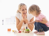 Nhà cần tìm 1 người chăm bà 1 người giúp việc nhà 1 người giữ em bé Nhà cần tìm 1 người chăm bà 1 người giúp việc nhà 1 người giữ em bé