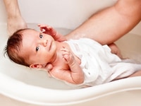 Cần 2 Người Giúp Việc Nhà, 1 Chăm Em Bé Cần 2 Người Giúp Việc Nhà, 1 Chăm Em Bé