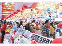 Cửa hàng cần tuyển gấp nhân viên bán hàng Cửa hàng cần tuyển gấp nhân viên bán hàng