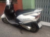 Bán xe Lead 2011, màu trắng, 13,5 triệu; màu đen 2009. giá 11 triệu Bán xe Lead 2011, màu trắng, 13,5 triệu; màu đen 2009. giá 11 triệu