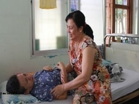 Cần tuyển gấp 1 bạn giúp việc nhà cho nhà mình cần người trung thực Cần tuyển gấp 1 bạn giúp việc nhà cho nhà mình cần người trung thực