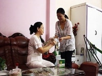 Tuyển người giúp việc chăm trẻ và phụ việc nhà cần làm việc lâu dài Tuyển người giúp việc chăm trẻ và phụ việc nhà cần làm việc lâu dài