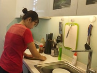 Cần tuyển một người giúp việc nhà một người chăm người già 1 giữ em bé Cần tuyển một người giúp việc nhà một người chăm người già 1 giữ em bé