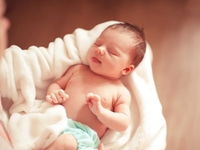 Nhà cần tìm 1 người trông trẻ 1 người giúp việc nhà 1 người chăm bà Nhà cần tìm 1 người trông trẻ 1 người giúp việc nhà 1 người chăm bà