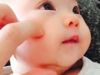 Cần tìm người giữ trẻ, trộm vía bé ngoan, chỉ việc chăm bé Cần tìm người giữ trẻ, trộm vía bé ngoan, chỉ việc chăm bé